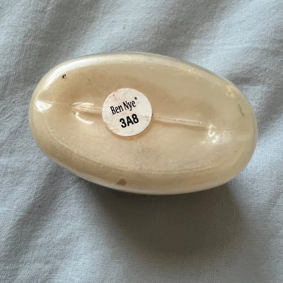 Ben Nye Banana Powder (3A8) - Picture 3 of 3